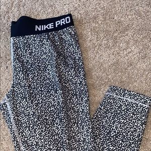 nike pro women’s L leggings